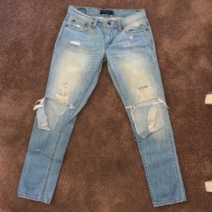 Levi’s 513 boyfriend jeans